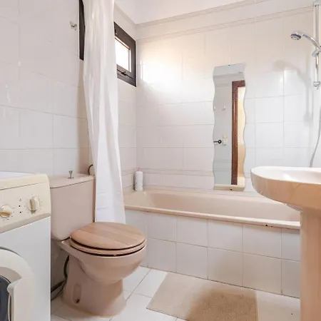 Paradise Court Ocean View أذيخي