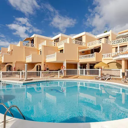 Paradise Court Ocean View أذيخي